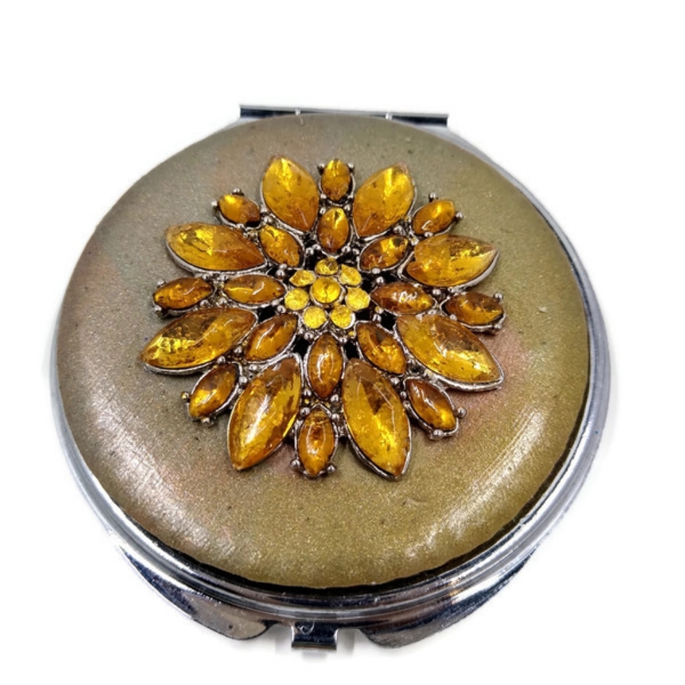 Vintage Brooch Compact Mirror cosmetic make-up